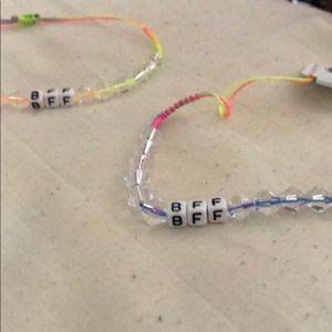 3 FRIENDSHIP BRACELETS